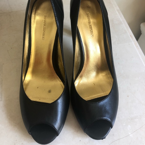 Pumps - Picture 1 of 4